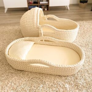 Couffin bébé avec chapeau